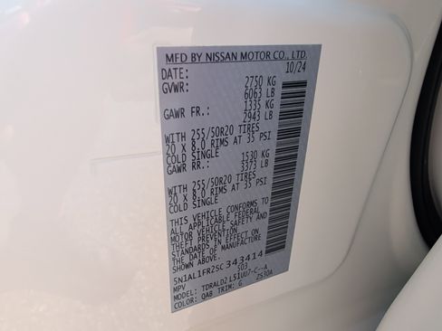 Used 2025 INFINITI QX60 Luxe w/ Black Edition image 32