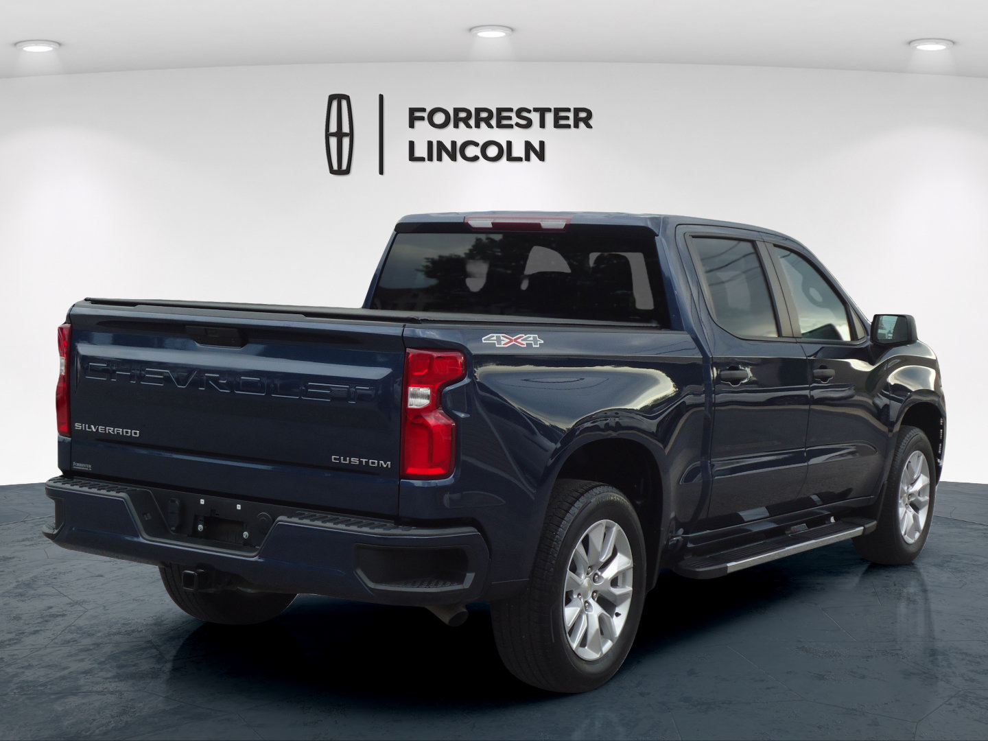 Used 2022 Chevrolet Silverado 1500 Custom AWD/4WD image 3