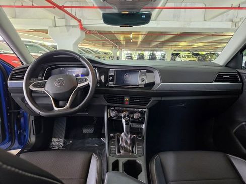 Used 2023 Volkswagen Jetta SE w/ Panoramic Sunroof Package image 25