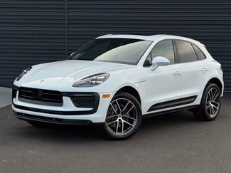 Used 2026 Porsche Macan AWD/4WD video 1