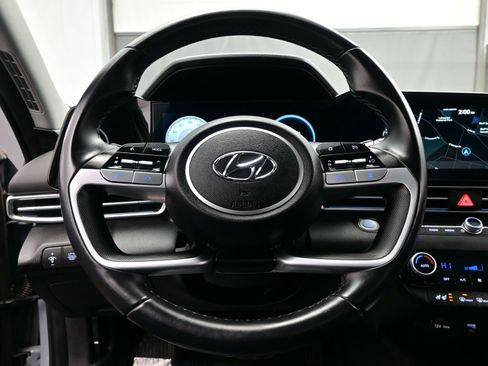 Certified 2023 Hyundai Elantra Limited image 24