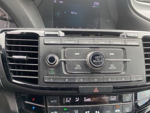 Used 2017 Honda Accord Sport image 25