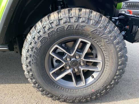 New 2025 Jeep Gladiator Mojave image 9