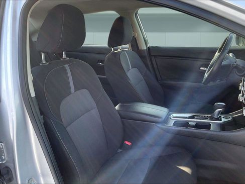 Used 2022 Nissan Sentra SV image 7