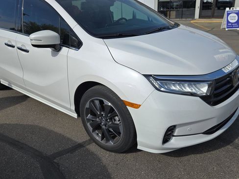 Used 2024 Honda Odyssey Elite image 4