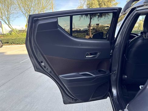 Used 2019 Toyota C-HR Limited image 13