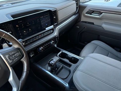 Used 2023 GMC Sierra 1500 SLT image 17