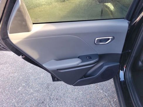 Used 2025 Kia K4 LXS image 28