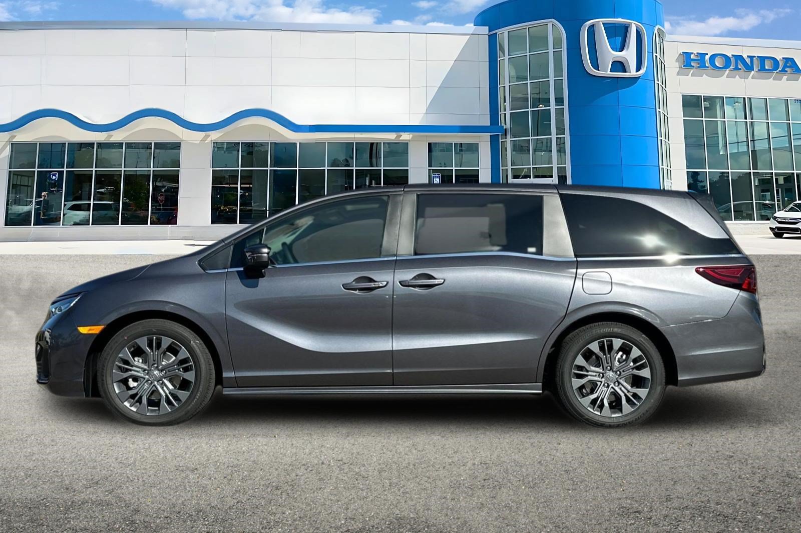 New 2027 Honda Odyssey Touring image 2