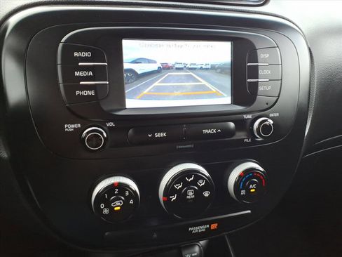 Used 2019 Kia Soul Base image 16