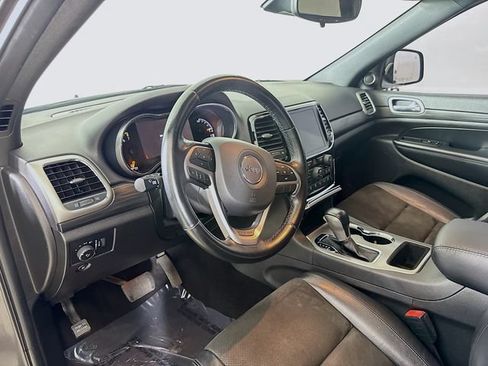 Used 2021 Jeep Grand Cherokee Laredo X AWD/4WD image 9