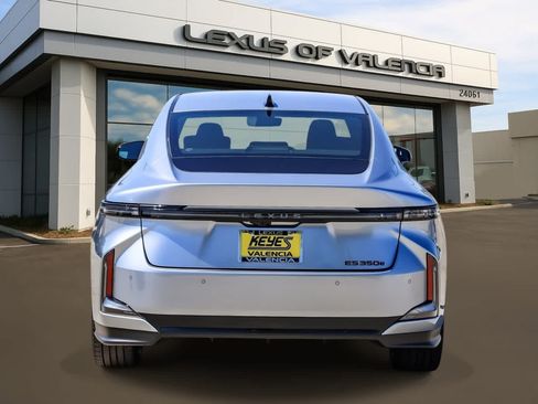 New 2026 Lexus ES 350e FWD image 3