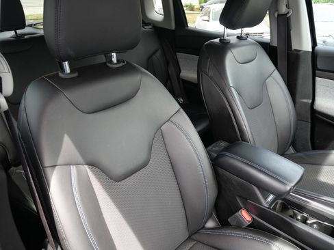 Used 2022 Jeep Compass Latitude w/ Convenience Group AWD/4WD image 19