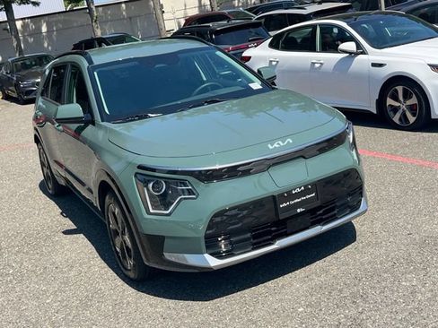 Used 2024 Kia Niro Wind w/ Wind Preserve Package FWD image 5