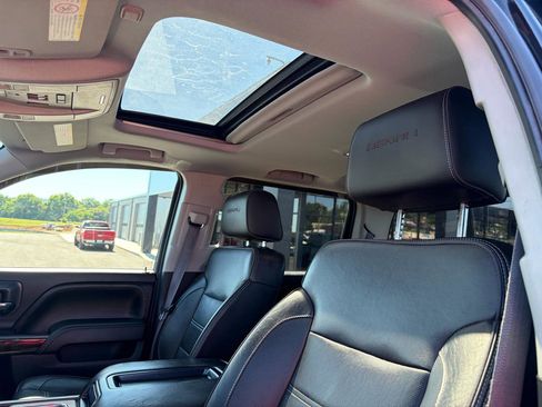 Used 2015 GMC Sierra 2500 Denali w/ Duramax Plus Package AWD/4WD image 18