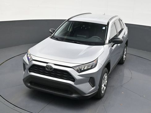 Used 2020 Toyota RAV4 LE image 19