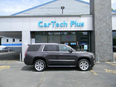 Used 2017 Cadillac Escalade Premium Luxury AWD/4WD image 5