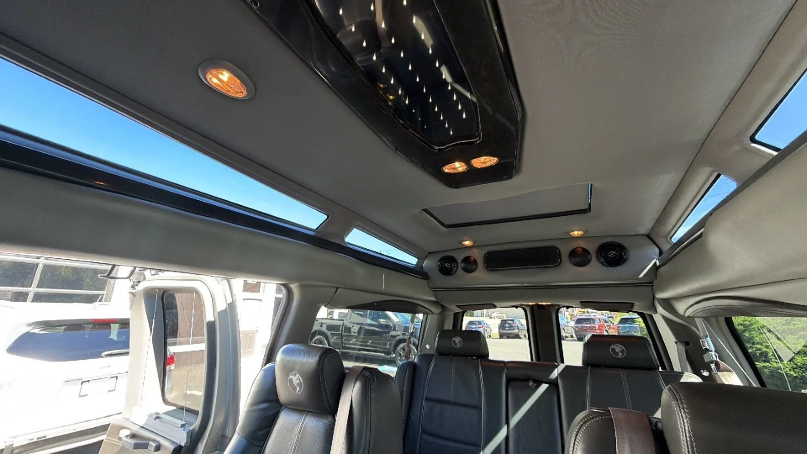 Used 2019 GMC Savana 2500 w/ Enhanced Convenience Package RWD image 85