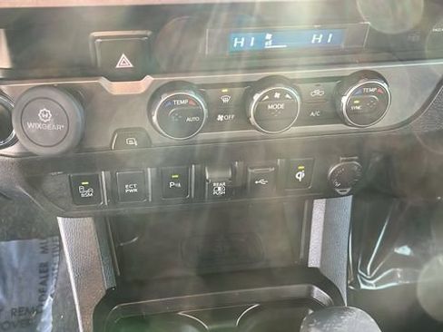 Used 2021 Toyota Tacoma TRD Sport image 13