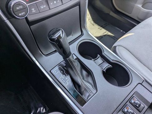 Used 2015 Toyota Camry XSE FWD image 13