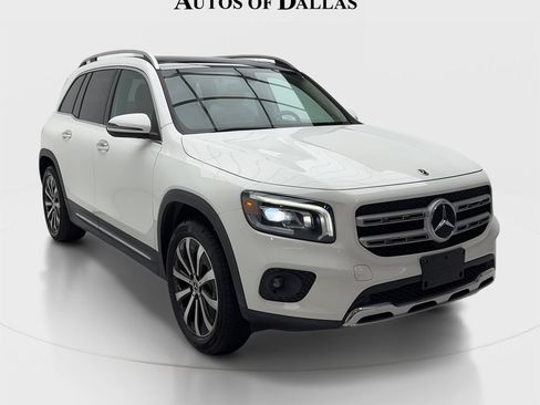 Used 2022 Mercedes-Benz GLB 250 w/ Premium Package Lite image 2
