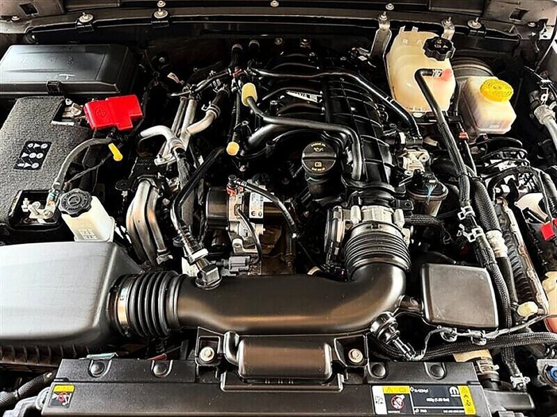 Used 2023 Jeep Wrangler Unlimited Sahara AWD/4WD image 5