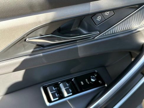 New 2025 Jaguar F-PACE R-Dynamic S image 15