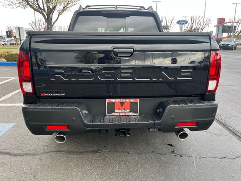 New 2026 Honda Ridgeline Black Edition image 8