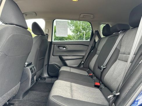 Used 2025 Nissan Rogue SV AWD/4WD image 34
