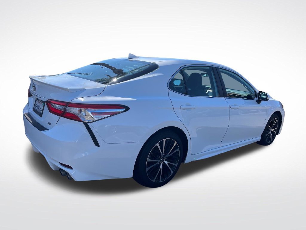 Used 2020 Toyota Camry SE FWD image 5
