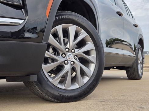 Used 2025 Buick Enclave Preferred image 8