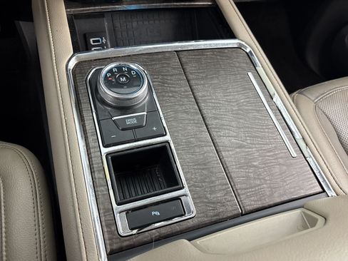 Used 2018 Ford Expedition Limited RWD image 17