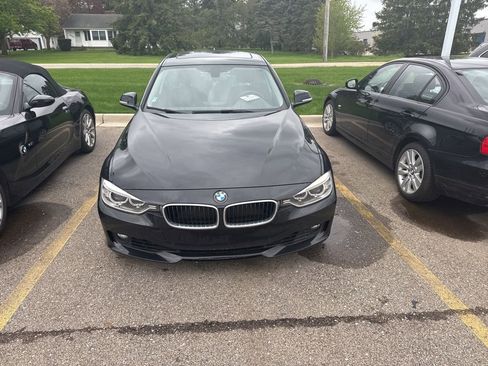 Used 2014 BMW 335i xDrive Sedan AWD/4WD image 2