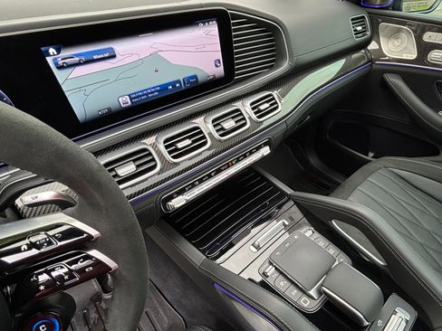 Used 2025 Mercedes-Benz GLS 63 AMG 4MATIC image 15