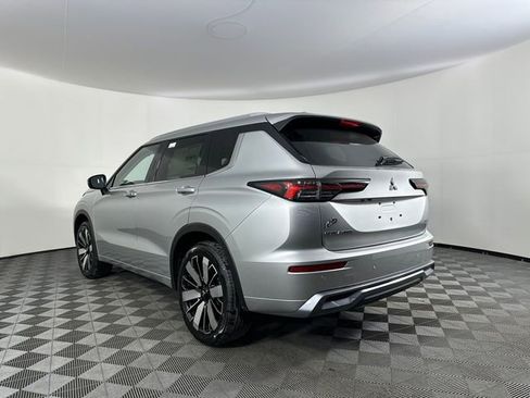 New 2026 Mitsubishi Outlander SEL image 10