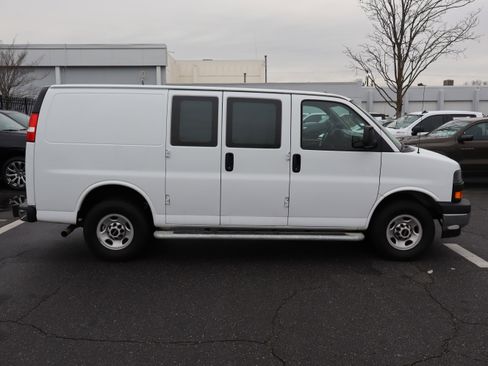 Used 2024 GMC Savana 2500 w/ Driver Convenience Package image 11
