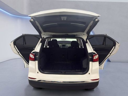 Used 2020 Chevrolet Equinox LT w/ Driver Convenience Package image 11