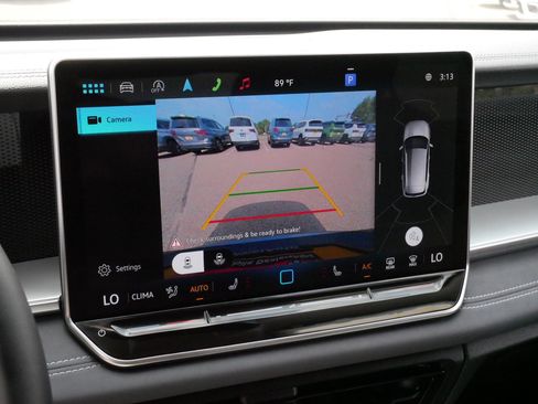 Used 2025 Volkswagen Tiguan SE AWD/4WD image 29