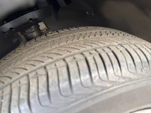 Certified 2024 Chevrolet Trax LT w/ Sunroof Package image 27