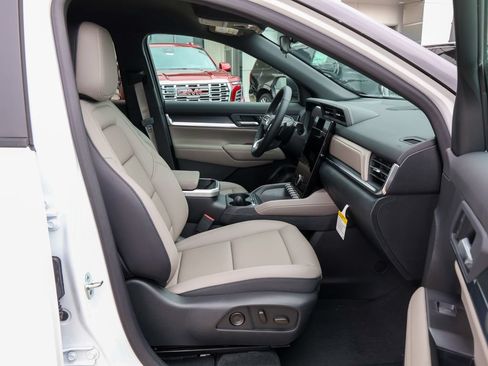 New 2027 GMC Terrain Elevation w/ Elevation Premium Package FWD image 32