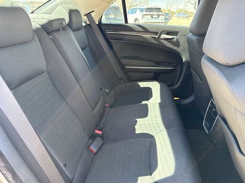 Used 2023 Chrysler 300 Touring image 9