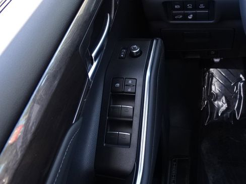 New 2026 Toyota Highlander Platinum AWD/4WD image 29