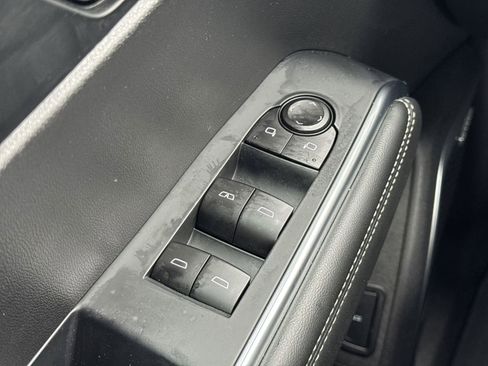 Used 2025 GMC Acadia Elevation image 15