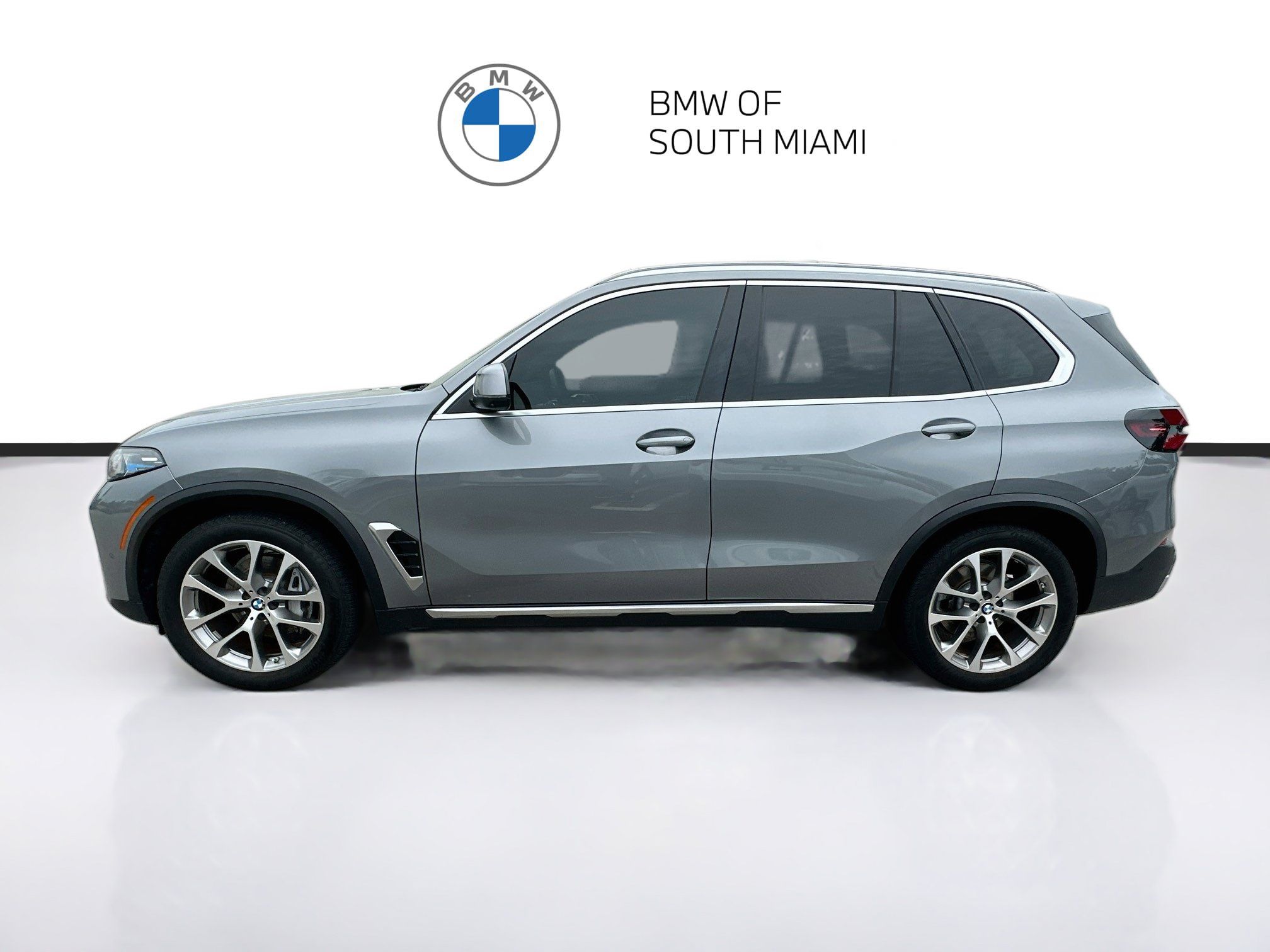 Certified 2025 BMW X5 xDrive40i w/ Premium Package AWD/4WD image 4