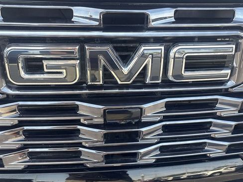 Certified 2026 GMC Sierra 3500 Denali Ultimate AWD/4WD image 32