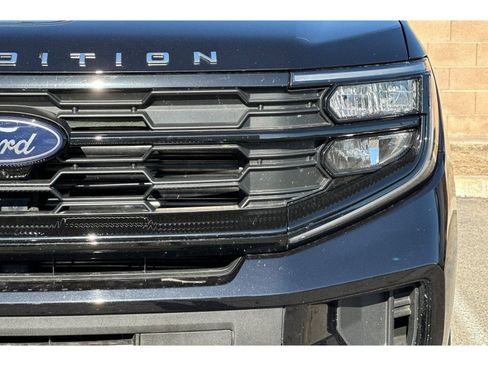 Used 2025 Ford Expedition Max Active AWD/4WD image 10