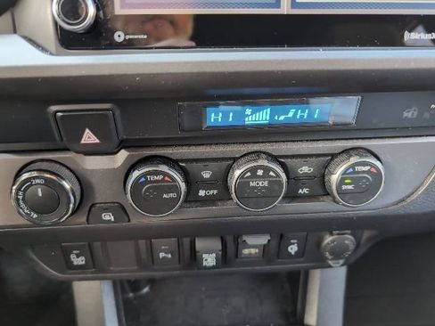 Used 2021 Toyota Tacoma TRD Off-Road w/ Technology Package image 17