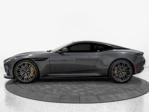 Used 2024 Aston Martin DB12 Coupe RWD image 5