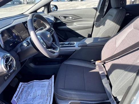 New 2026 Chevrolet Equinox EV LT image 11
