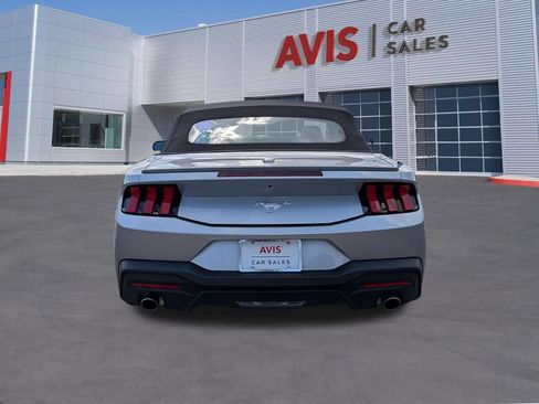 Used 2025 Ford Mustang Premium RWD image 7